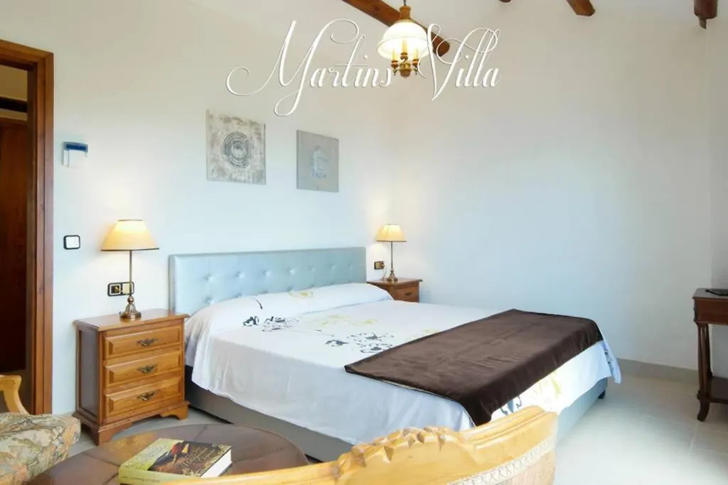 Martin 'S Villa. House On The Beach With Pool فيلة