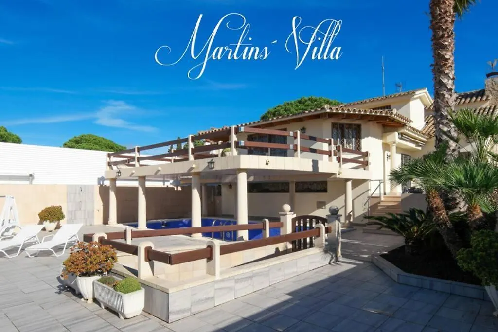 Martin 'S Villa. House On The Beach With Pool 0*, Lloret de Mar