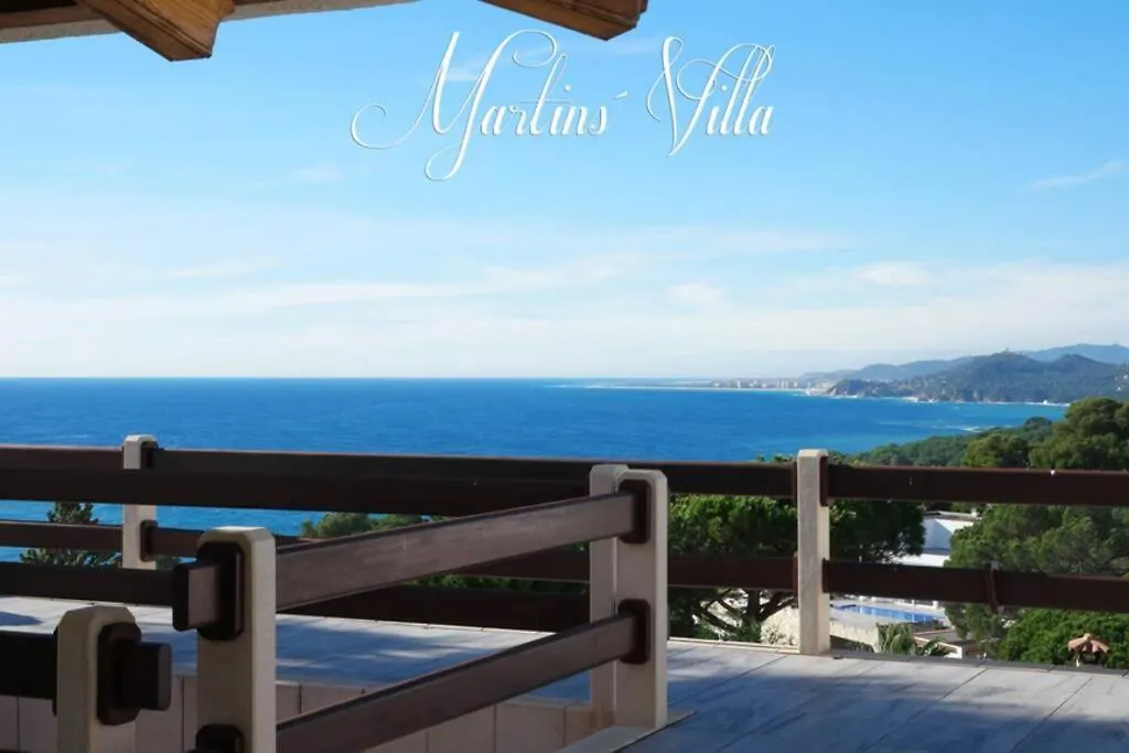 Martin 'S Villa. House On The Beach With Pool Spain